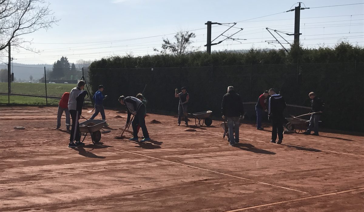 Arbeitseinsatz Platzanlage TC Bischweier 1