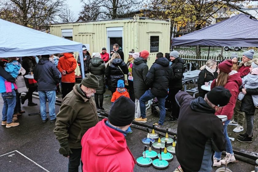 Adventsfeier auf der Eisstockbahn rundet das Jubiläumsjahr ab